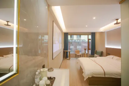 Yunshui Yunhao Hotel (Nujiang Liuku Branch) Отели рядом с достопримечательностью «Tongxin Square»