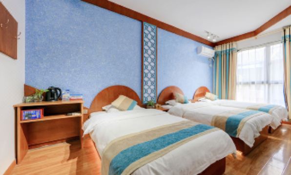 Edinburgh Inn - Hizvo