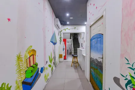 Fugou Huiju Hotel (Yifeng Shopping Plaza) Отели в г. Фугоу