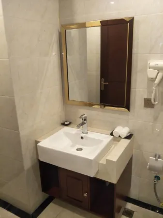 Jingyang Heyuan Zhiyou Hotel (Xi'an University of Technology Gaoke College) Отели рядом с достопримечательностью «Xi'an University of Technology College of Higher Science»