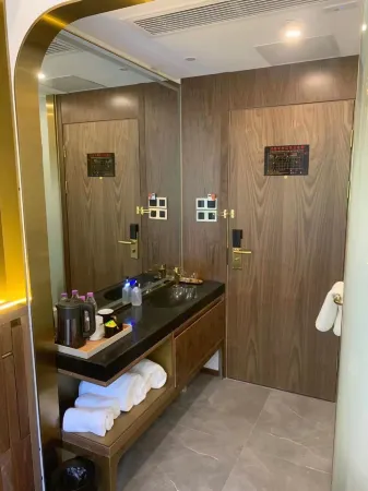Jitai Yixuan Hotel (Shanghai People's Square Station Branch)