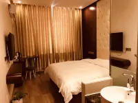 Yinhe Hotel - parking