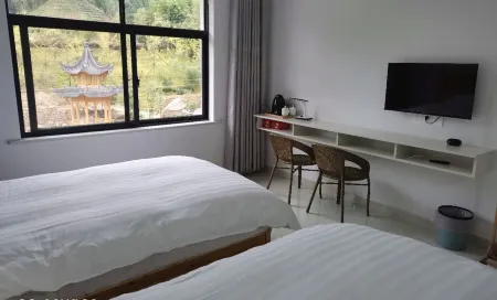 Qingyang Xinlongju Homestay Отели рядом с достопримечательностью «Lotus Peak»