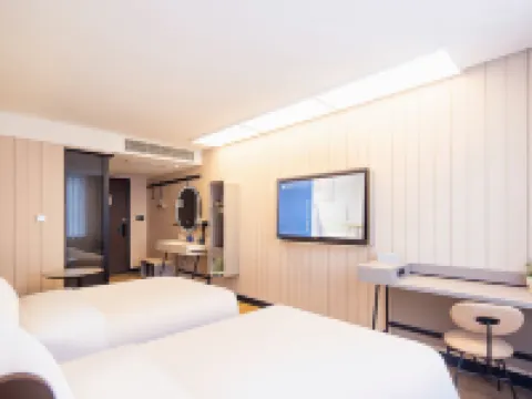 HanTing Hotel (Minquan Railway Station Bingxiong Avenue) Hotels in Minquan County