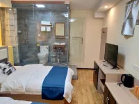 Gejiu Hongxing Hotel Hotels near Baohua Park