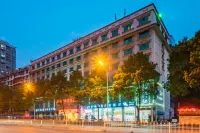 Vienna Hotel (Jishou Qianzhou Old Town) Hotels near LIANG PIN PU ZI JI SHOU YI DIAN
