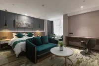 Huiyue Hotel (Guangzhou Baiyun Station Julong Subway Station Branch) Hotels in Baiyun District