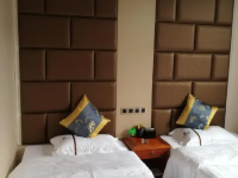 Shiping Jiayuan Hotel