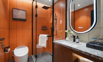 Qingmu Platinum Hotel (Nanjing Longhua Road Metro Station Jiangpu Bus Station)