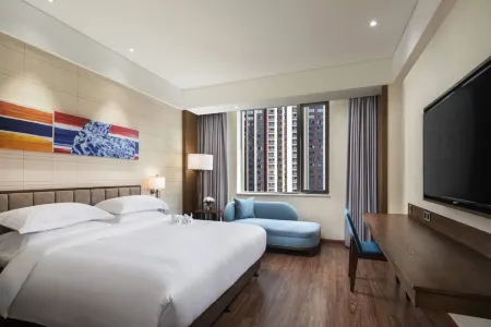 Ramada by Wyndham Baoji Jintai Отели рядом с достопримечательностью «Hi-tech Square»