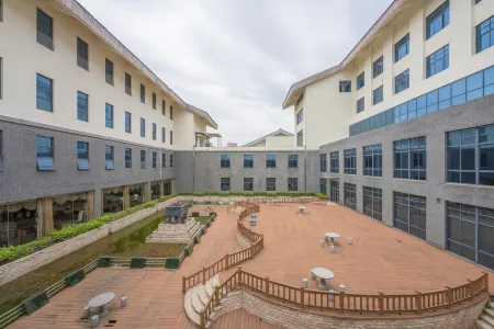 Fengyang International Hotel Отели рядом с достопримечательностью «Anhui Science & Technology University (Donghua Road)»