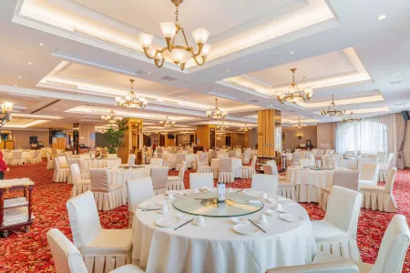 Hotel Paris Pan-Island Отели рядом со станцией Shanwei Railway Station