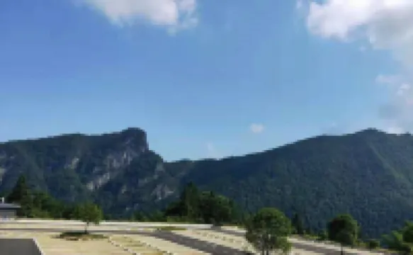 Yinjiang Four Seasons Farm
