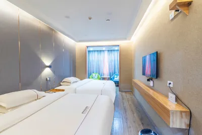 Ziyang Business Hotel (Changge Zhongxu Avenue)