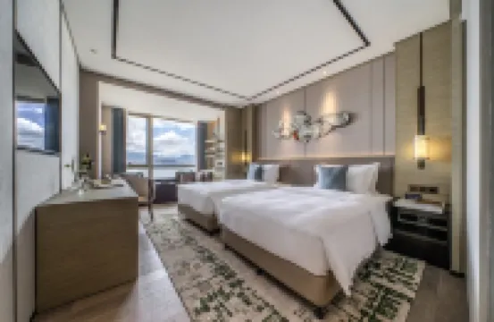 โรงแรมฮอลิเดย์ลวี่เยว่ เอ๋อไห่