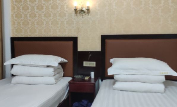 Taojiang Huasheng Hotel
