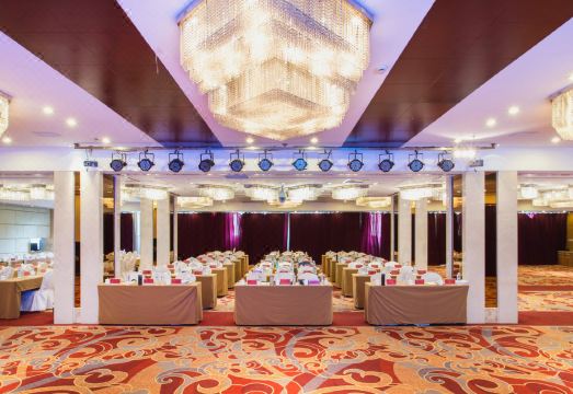 Chun Xue Four Seasons Hotel Hotel Overview