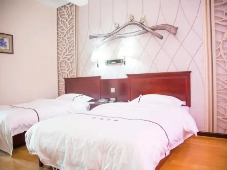 Shiping Jixiang Hotel