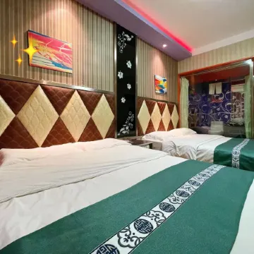 Classic Clock Hotel (Harbin Jiefang Street Branch) Отели рядом с достопримечательностью «Jintaizu Mausoleum»