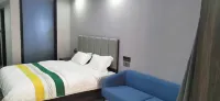 Qingchao Movie Homestay (Tianming Fortune Plaza)