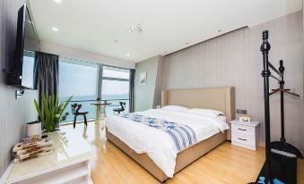 Seaview Apartment at Shimao Twin Tower Xiamen