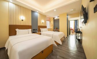 Yiyang Fenglin Evening Hotel