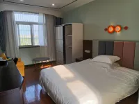 Lujiang Yimiyangguang Apartment