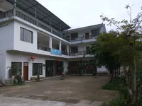 Xing'an Lvye Mountain Villa 리장원 대협곡 주변 호텔