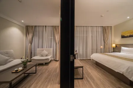 Homeinn Plus Hotel (Shaoxing Renmin West Road Luxun's Hometown) Отели рядом с достопримечательностью «Cangqiao Street»