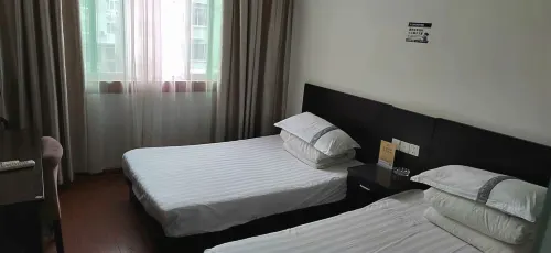 Dongda Hotel - parkir