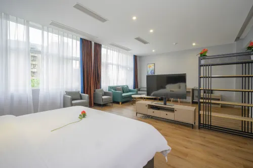 Jiazhou Sunshine Hotel (Nanchong Gaoping) - Airport Shuttle