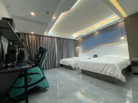 Longshan Fuyao E-sports Hotel - balcony