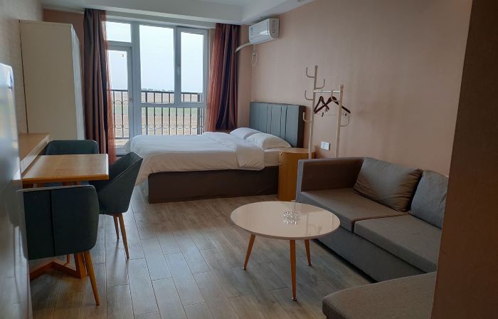 Fuxin County 25 Hour Hot Spring Apartment