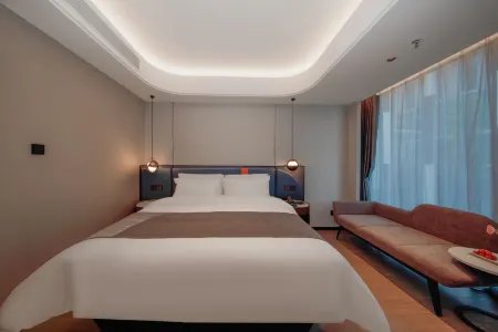 Heyi Zhishang Hotel (Shenzhen Shekou Cruise Center Prince Bay Subway Station)