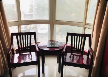 Zhengning Jinye Hotel