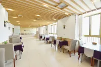 Motel Hotel (Shou County South Gate Roundabout)