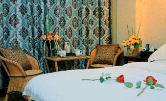 Qiubei Shenqian Business Hotel