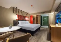 Ibis Hotel (Lanzhou West Passenger Station Sugar Wine Market) Hotels in Lanzhou