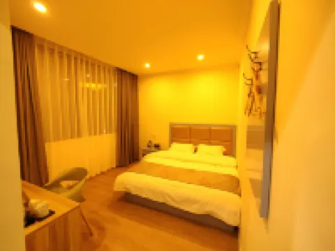 Youyang Jingyue Riverside Homestay (South Bus Station)