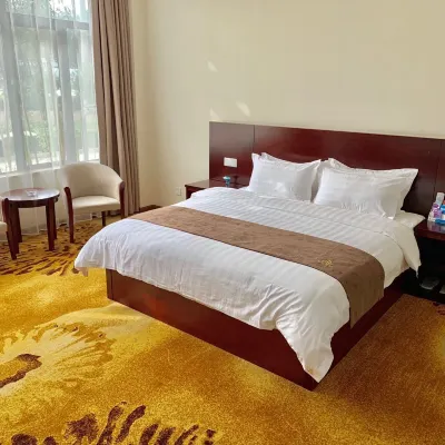 Qingmu Collection Hotel (Yixing Gaocheng Town Environmental City) Hotels near Xubeihong Memorial Hall