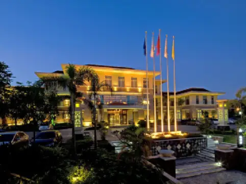 雲南交投·新河灣酒店