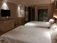 Ji'an Xinyue Theme Hotel (Jinxin International Building Materials City) - balcony