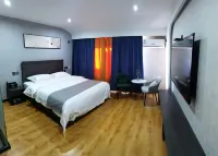 大慶輕影智能影院賓館 鄰近鳳世桃園遠望社區超市的酒店