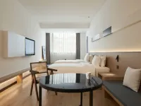 Sfeel Designer Hotel (Chengdu Dufu Caotang Shop) Hotels near Chengdu Du Fu Thatched Cottage Museum