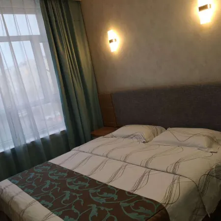 City 118 Chain Hotel (Ulanhaote Wuyi Square Store)