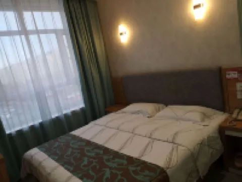 City 118 Chain Hotel (Ulanhaote Wuyi Square Store)