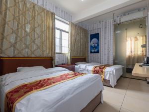 Lingchuan Yijia Hotel (Guilin North Railway Station Yongning Square)