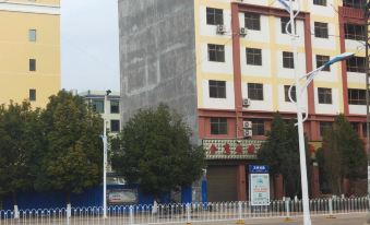 Jinying Express Hotel (Qujing North Railway Station)