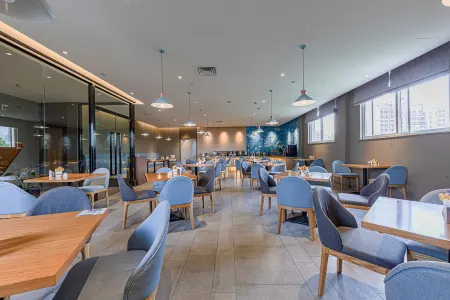 Homeinn · neo (Jinan Jiefang Road) Отели рядом с достопримечательностью «Yan Spring»