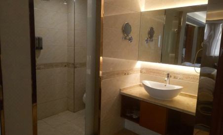 Sanguo Hotel - Housity